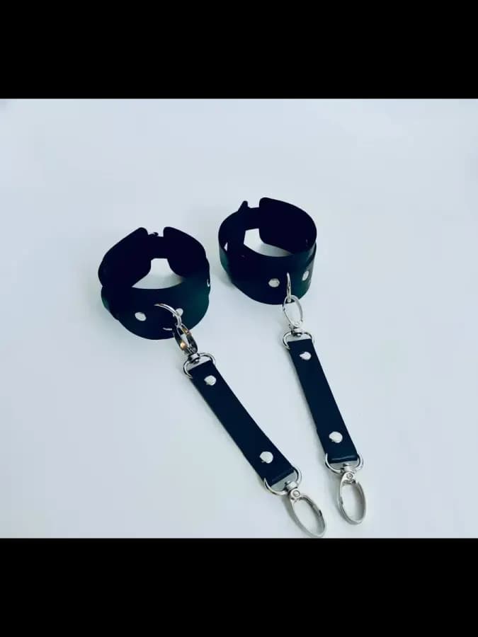 Наручники кожаные для рук и ног с креплением на бандаж — фото 2