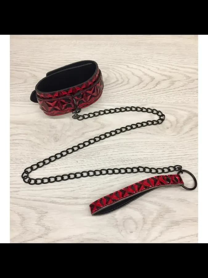 Красный ошейник с 3D эффектом с отстегивающимся поводком — фото 2